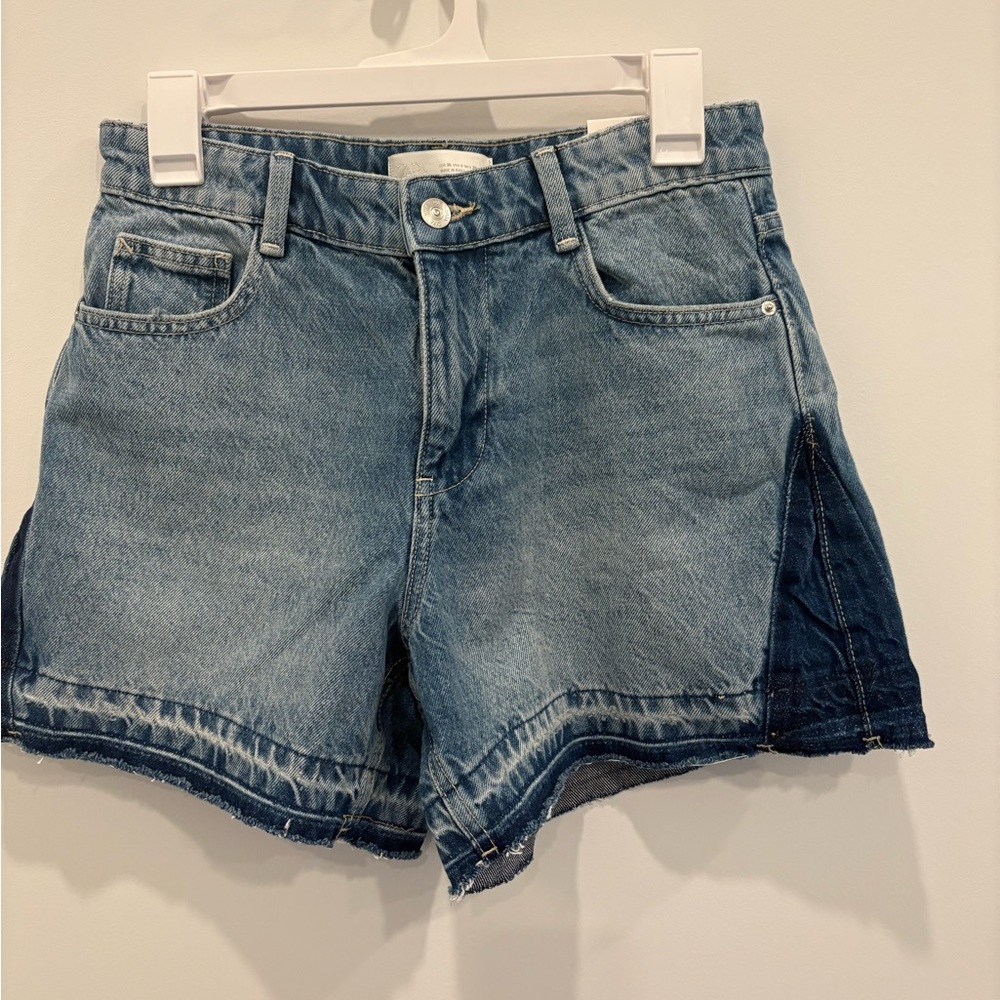 Zara Blue Jean Shorts with Two-Tone Design